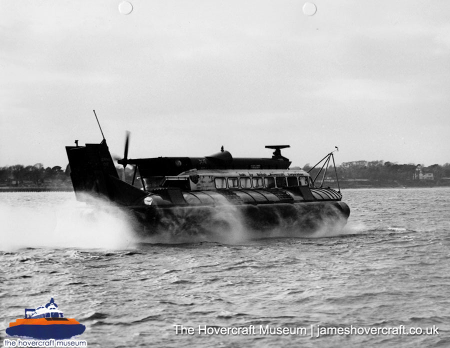SRN6 with BHC colours -  (credit: The Hovercraft Museum Trust).